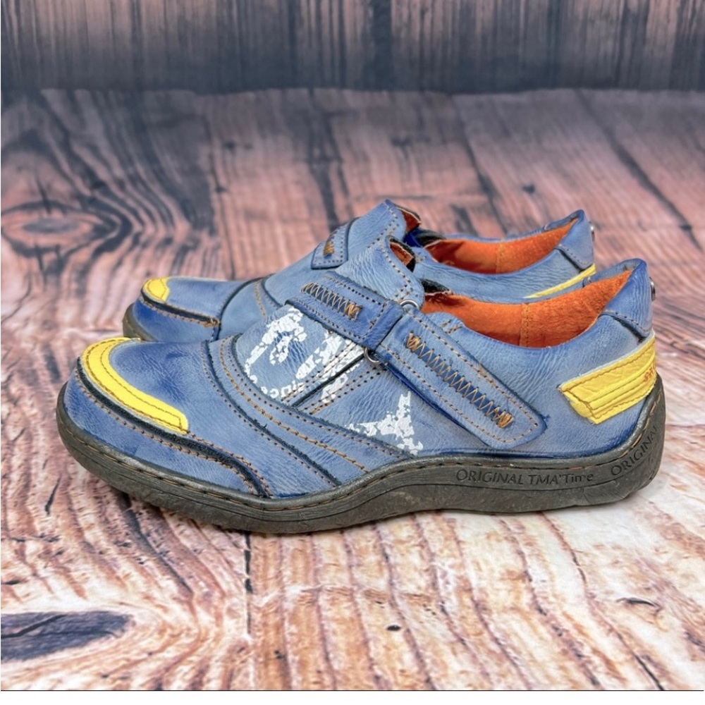 TMA Eyes Blue Leather Distressed Slip On Hook and Loop Shoes